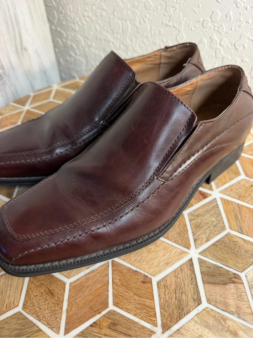 Joseph Abboud sleek slip